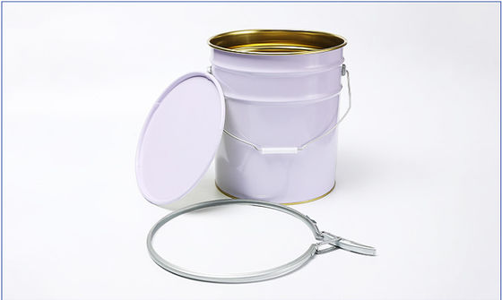Cubo de pintura metálica de lata blanca de 5 galones con recubrimientos de oro