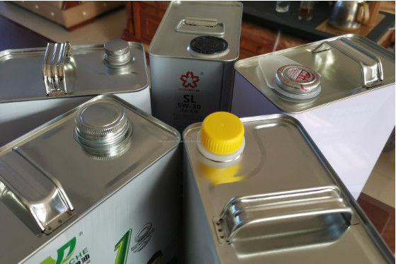 Cuadrado 4L F estilo de motor de aceite de estaño Oblong puede con boquilla para el aceite del motor