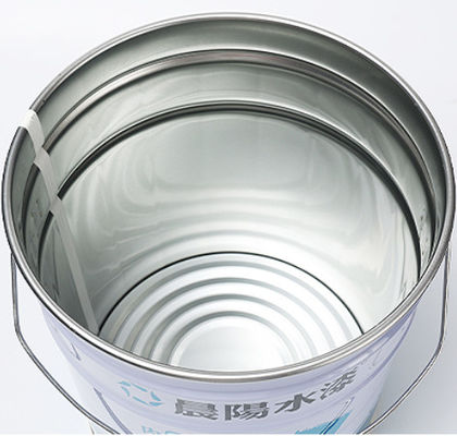 Cubo de pintura blanca de acero de 5 galones con cubiertas de llave de palanca