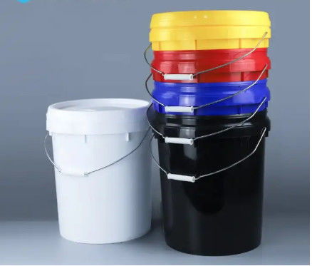 PP UN aprobado 20 litros de plástico cubo con asas metálicas y tapa de chorro